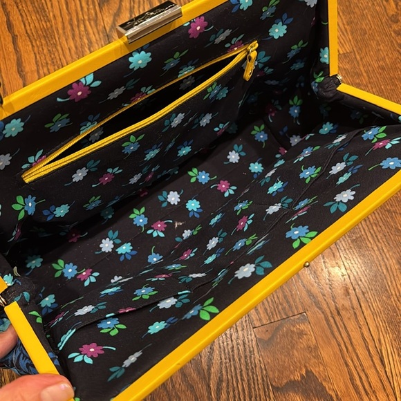 Vera Bradley Barbara Frame Bag in Midnight Blues. Quilted floral print. New. - Picture 7 of 8